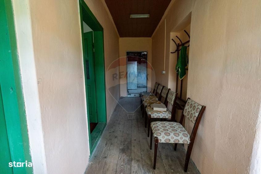 Casă cu 4 camere în Central