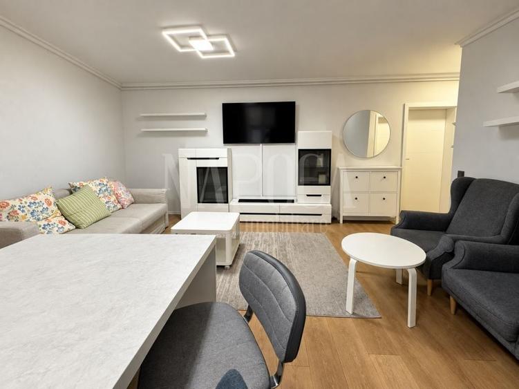 Apartament cu 3 camere semidecomandat în Florești
