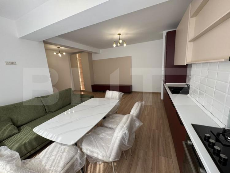 Apartament 3 camere, 80 mp, zona Consul - 11