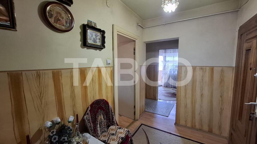 Apartament cu 4 camere semidecomandat, mobilat în Turnișor