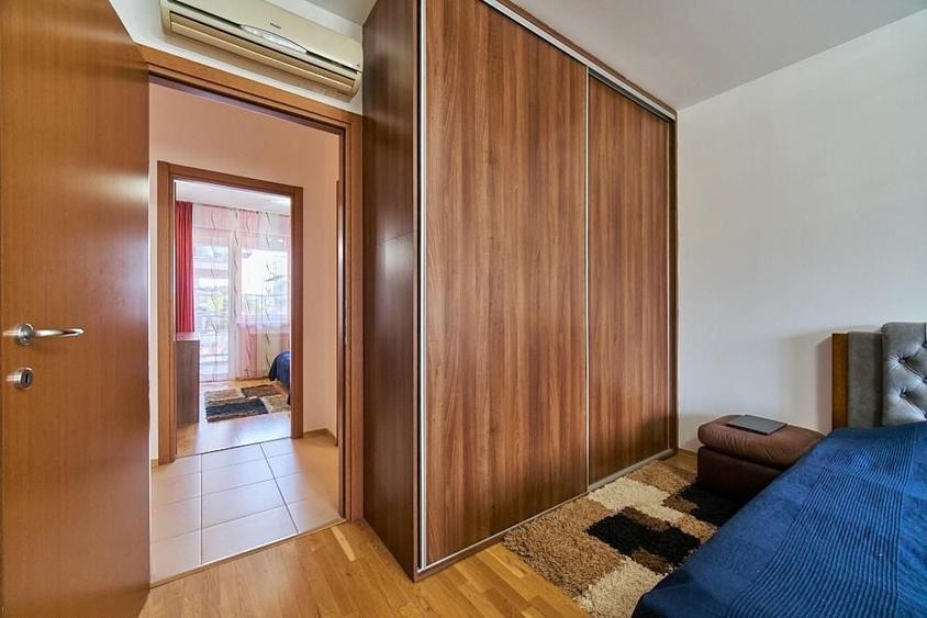 Apartament cu 3 camere, mobilat în Unirii