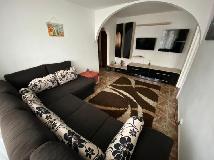 Apartament cu 2 camere decomandat, mobilat în Drumul Taberei
