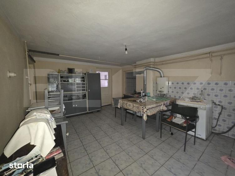 Casă cu 6 camere cu Teren 845 Mp în Solidarității