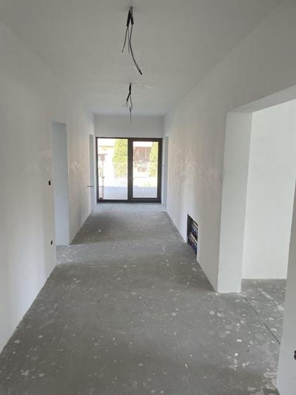 Casă cu 3 camere în Giroc