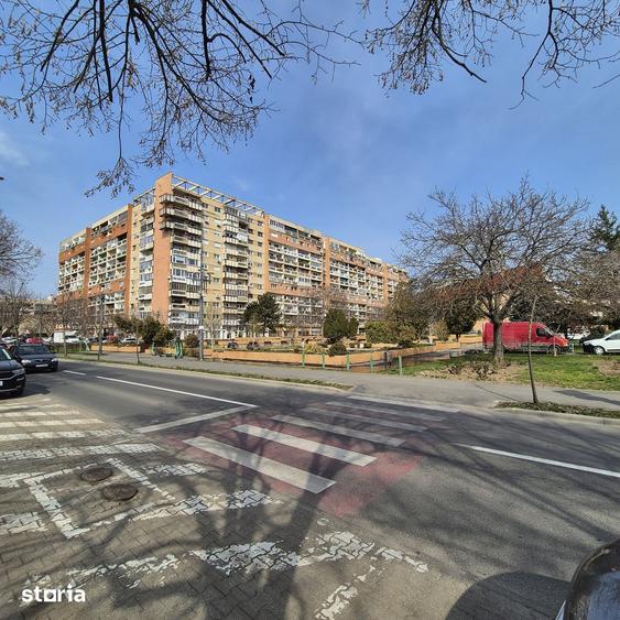Apartament cu 2 camere decomandat în Polivalentă