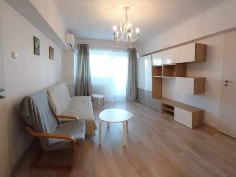 Apartament cu 3 camere decomandat, mobilat în Lacul Tei