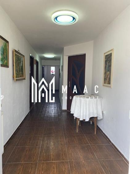 Casă individuală cu 6 camere cu Canalizare în Poplaca