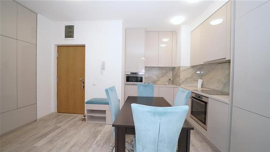 Apartament cu 3 camere decomandat, mobilat în Calea Aradului
