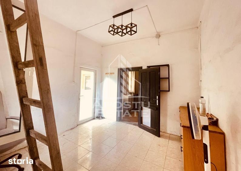 Casă cu 5 camere cu Teren 378 Mp în Funcționarilor