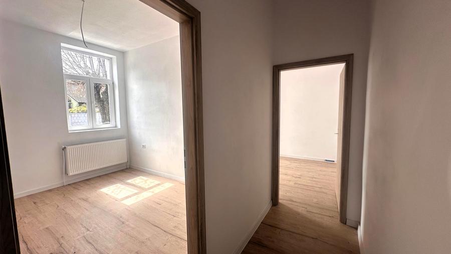 Apartament cu 3 camere în Terezian — fotografia 3
