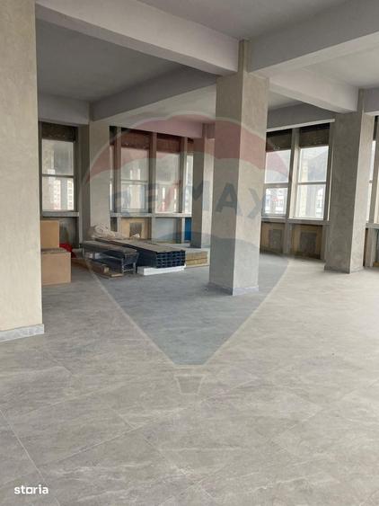 Spațiu comercial, de 995 mp, în Bucur Obor