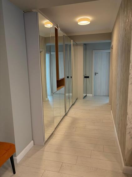 Apartament cu 3 camere semidecomandat, mobilat în Năvodari
