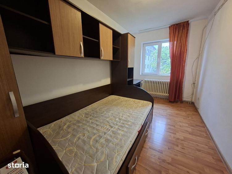 Apartament cu 3 camere decomandat în Tătărași