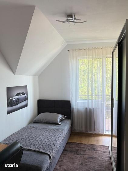 Casă cu 8 camere cu Teren 677 Mp în Boldești