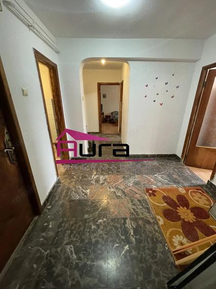 Apartament cu 3 camere decomandat în E3