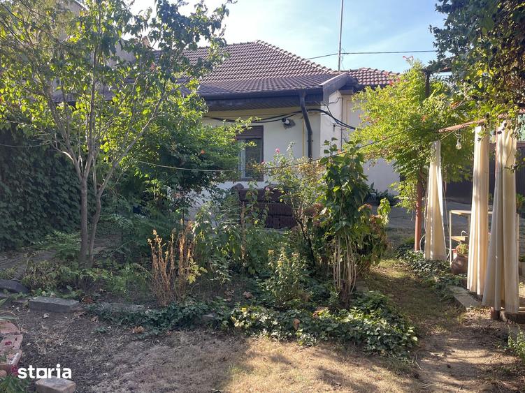 Casă cu 3 camere cu Teren 500 Mp în Central