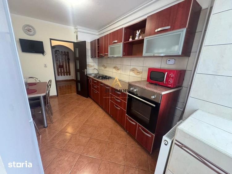 Apartament cu 3 camere în Malu Roșu