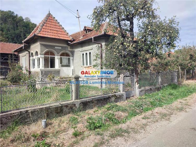Casă cu 2 camere cu Teren 1208 Mp în Tătărani