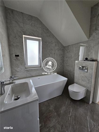 Casă cu 4 camere în Valea Lupului