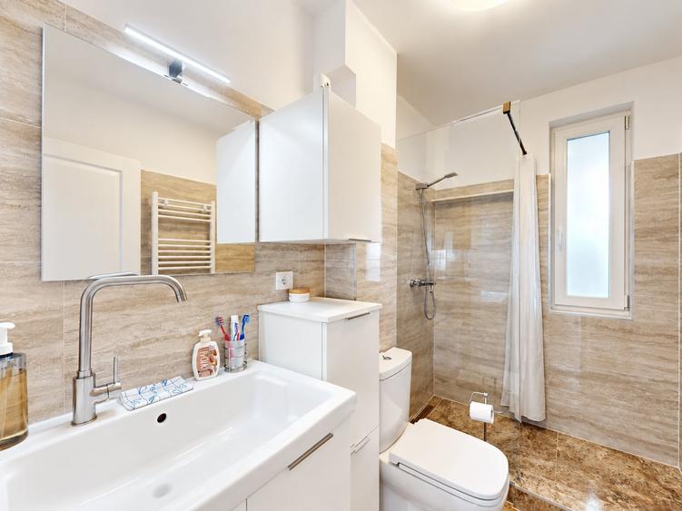 Casă cu 3 camere cu Canalizare în Calea Urseni