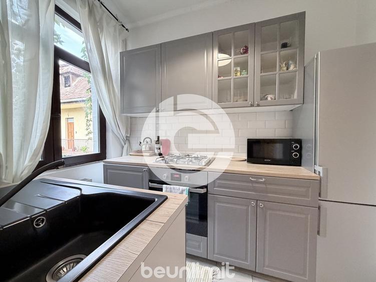 Apartament cu 3 camere decomandat, mobilat în Ultracentral
