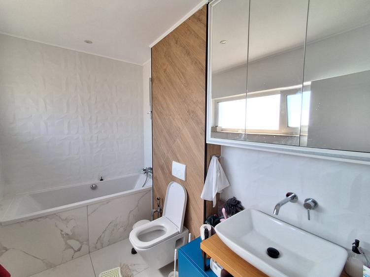 Duplex cu 4 camere cu Canalizare în Iris