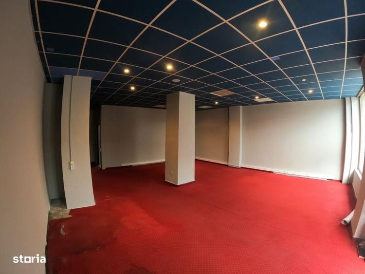 Spațiu comercial, de 70 mp, în Uiești