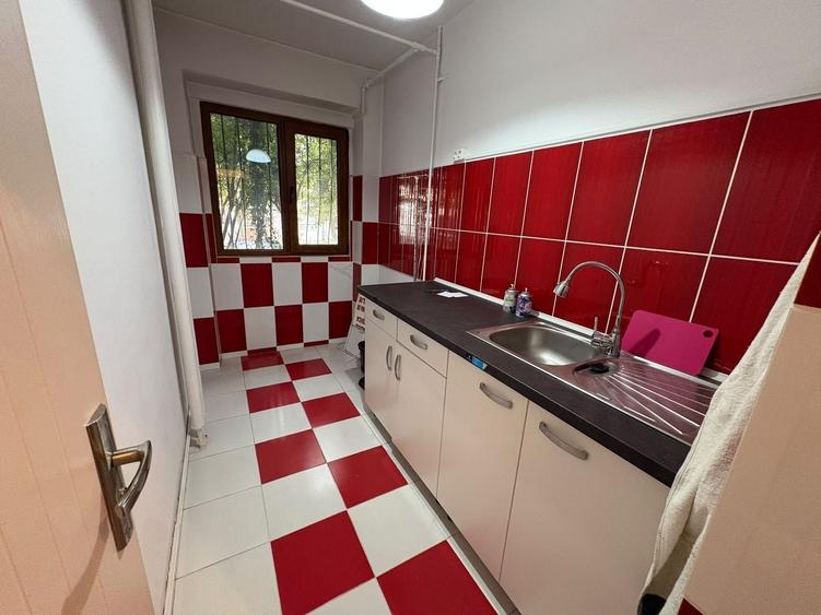 Apartament cu 2 camere decomandat, mobilat în Giurgiului
