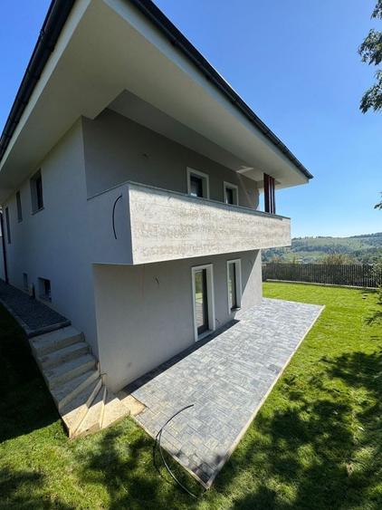 Casă cu 4 camere în Feleacu