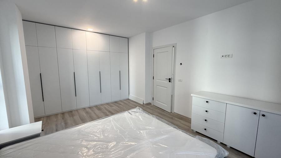 Apartament cu 2 camere semidecomandat, mobilat în Florești