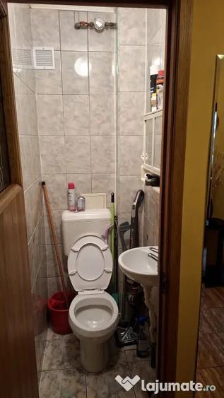 Apartament cu 4 camere decomandat în 1 Decembrie