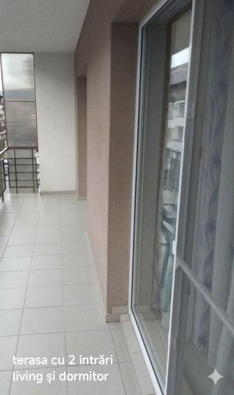 Apartament cu 3 camere semidecomandat în Florești