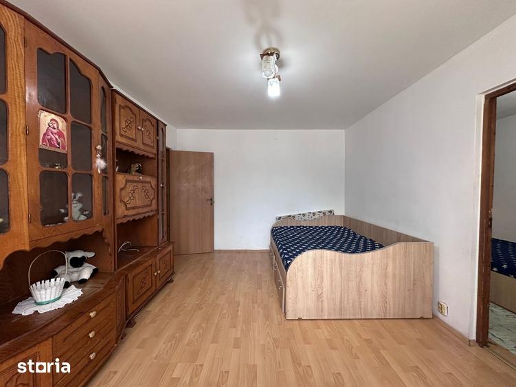 Apartament cu 3 camere nedecomandat în Micro 6