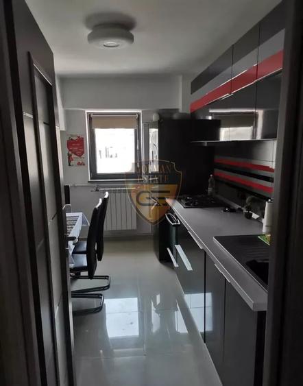 Apartament cu 3 camere în Tomis I
