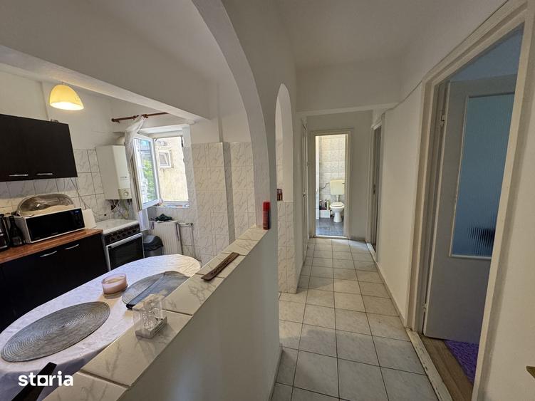 Apartament cu 3 camere decomandat în Micro 16