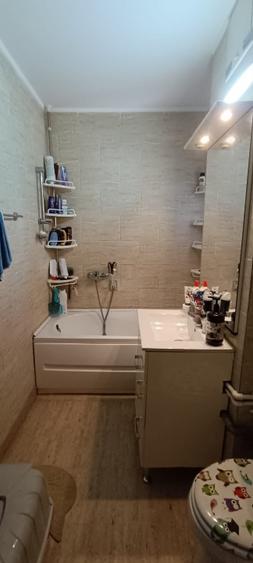 Apartament cu 3 camere decomandat în Drumul Taberei