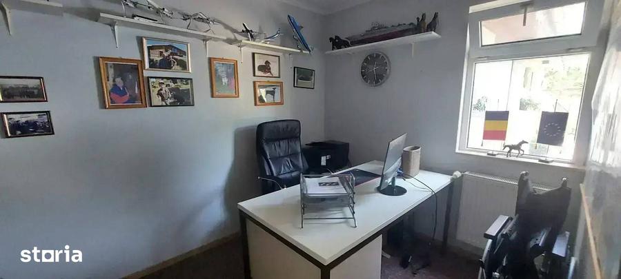 Casă cu 8 camere cu Teren 2300 Mp în Corbeanca