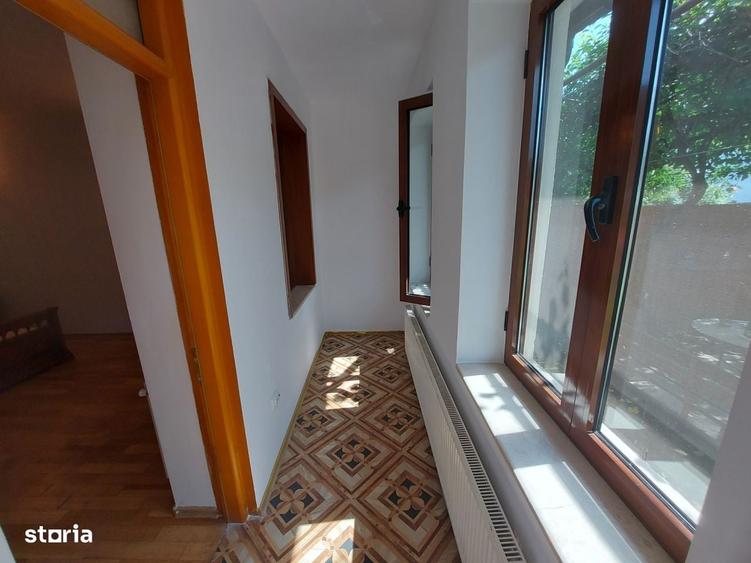 Casă cu 2 camere cu Teren 200 Mp în Central