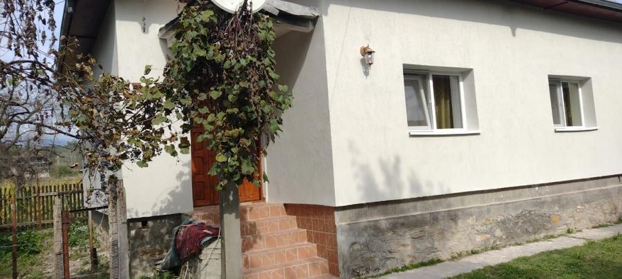 Casă individuală cu 4 camere cu Canalizare în Stoenești