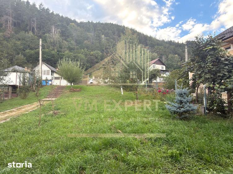 Casă cu 6 camere cu Teren 5736 Mp în Lerești