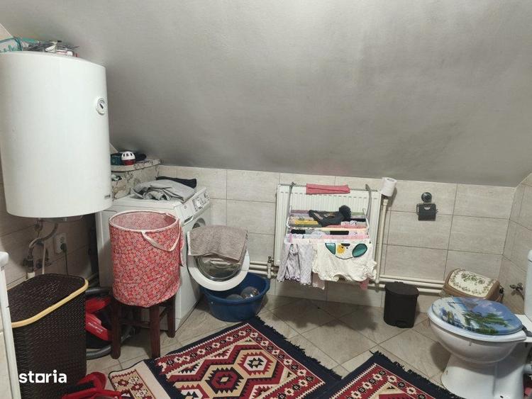 Casă cu 4 camere în Central