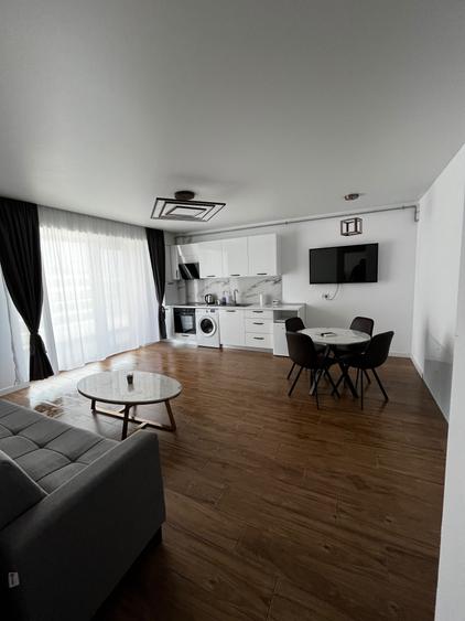 Apartament cu 2 camere decomandat în Central