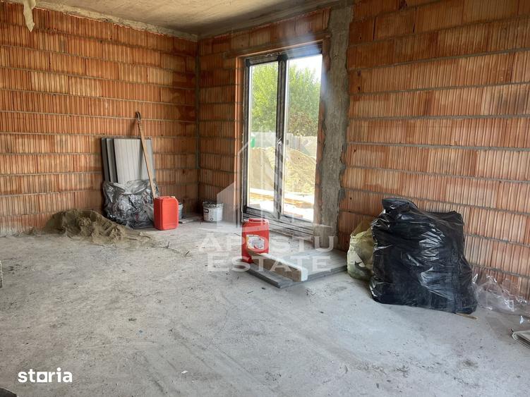 Casă cu 4 camere cu Teren 351 Mp în Sânandrei