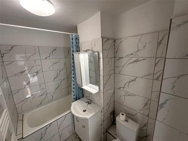 Apartament cu 2 camere semidecomandat în Dâmbovița