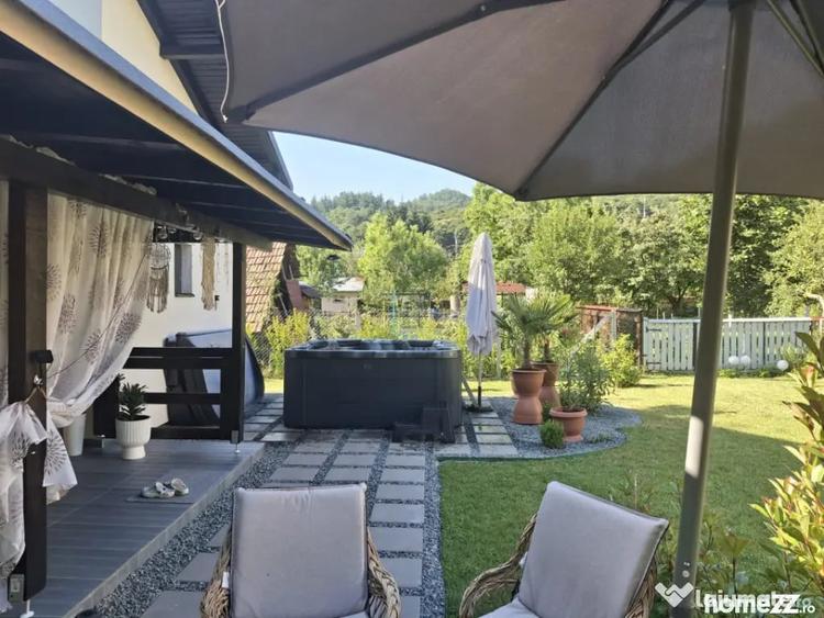 Casă cu 5 camere cu Teren 850 Mp în Firiza