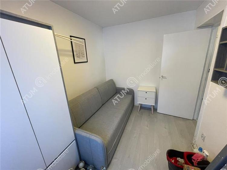 Apartament cu 3 camere decomandat, mobilat în Ștrand