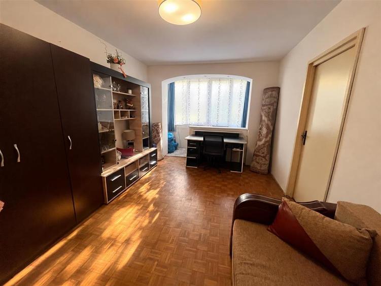 Apartament cu 2 camere decomandat, mobilat în Hipodrom 1