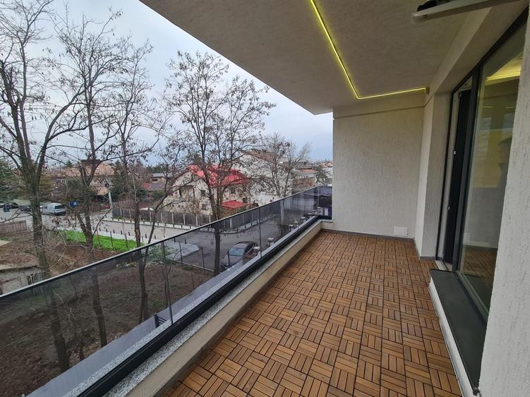 Apartament cu 3 camere semidecomandat în Colentina