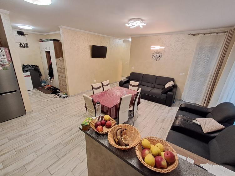 Apartament cu 4 camere semidecomandat, mobilat în Florești — fotografia 3