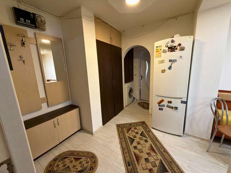 Apartament cu 2 camere decomandat, mobilat în Semicentral